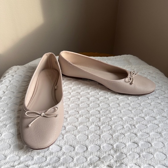 3/$20 💥 H&M Neutral Beige Slip On Ballet Flats Shoes w/ Bow Sz 11 - Picture 4 of 13